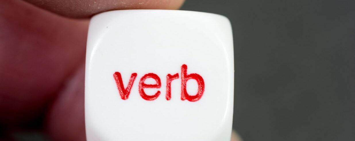 日语动词大全：100个常用日语动词（含例句）