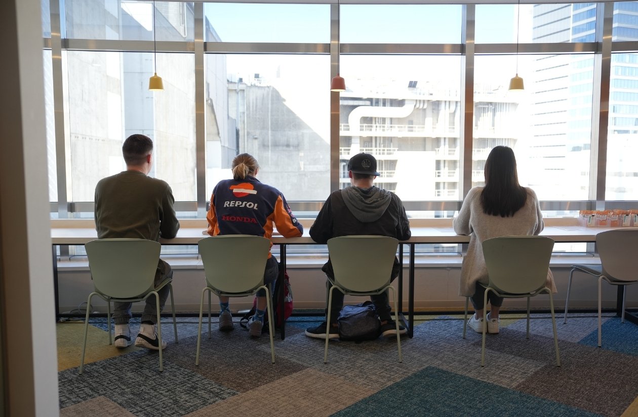 Coto Academy Shibuya - Coto students studying