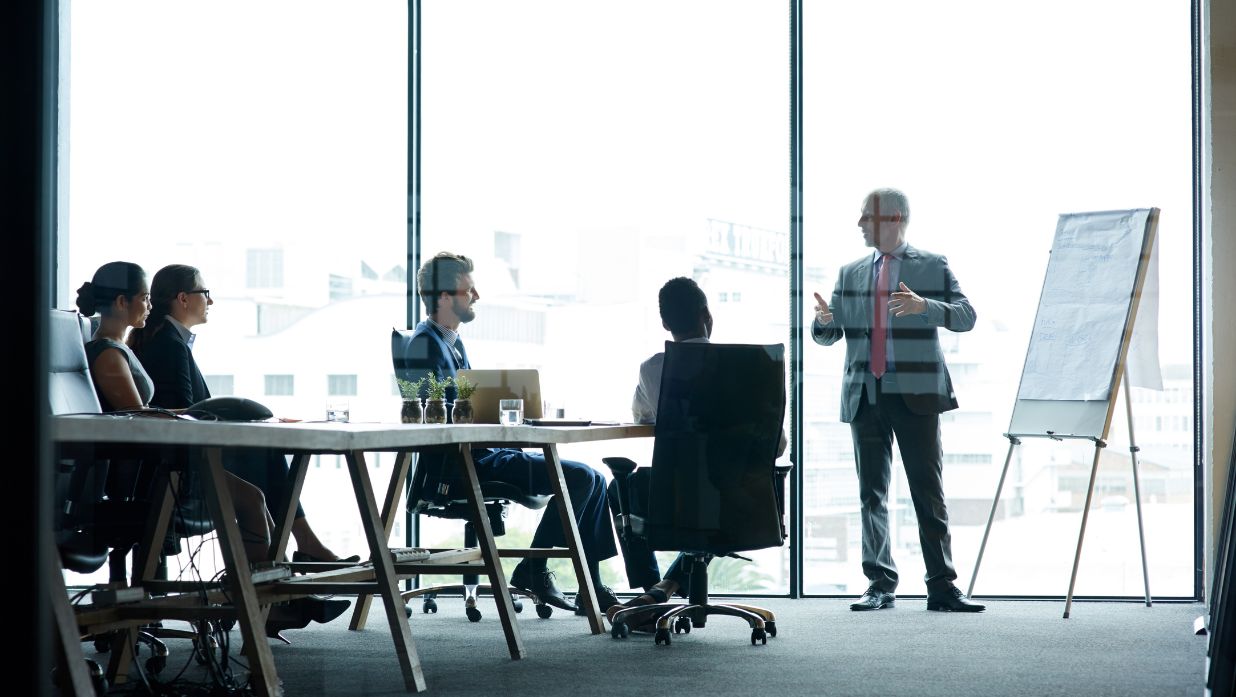企業向け日本語研修とは？目的・カリキュラム例・費用相場・成果指標（KPI）を徹底解説 (1)