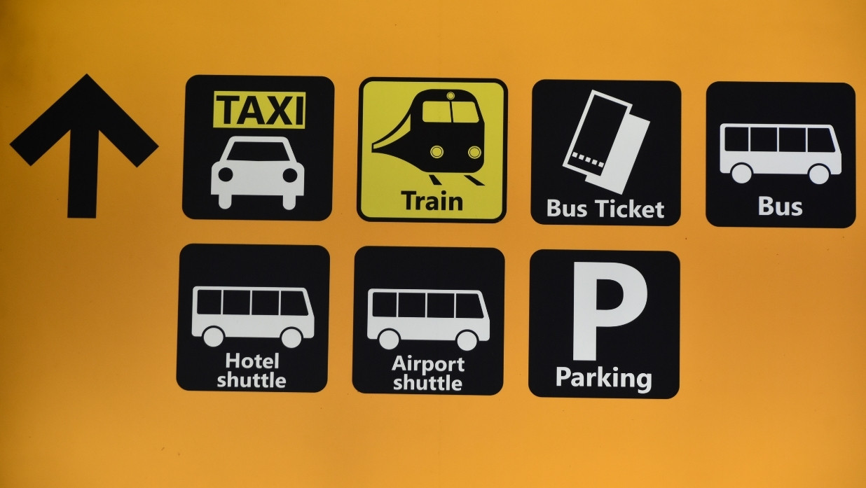 Many signs in Japan that may occur when traveling.