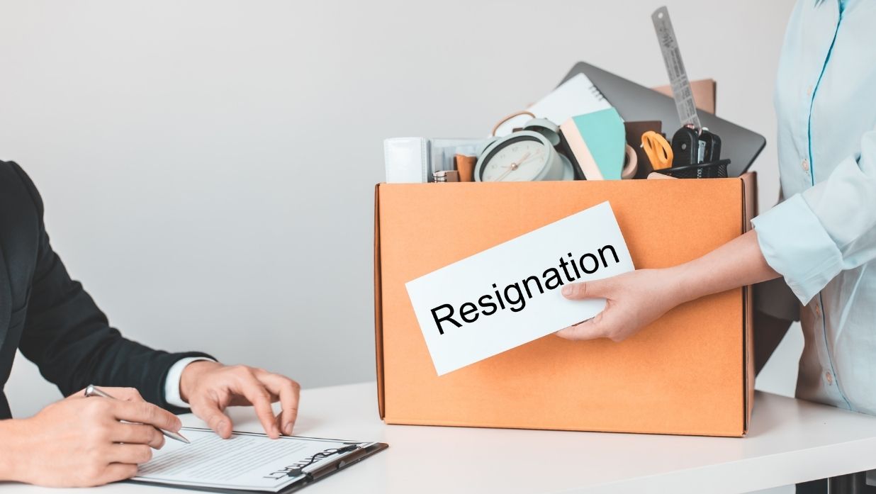 a person making their resignation in japan