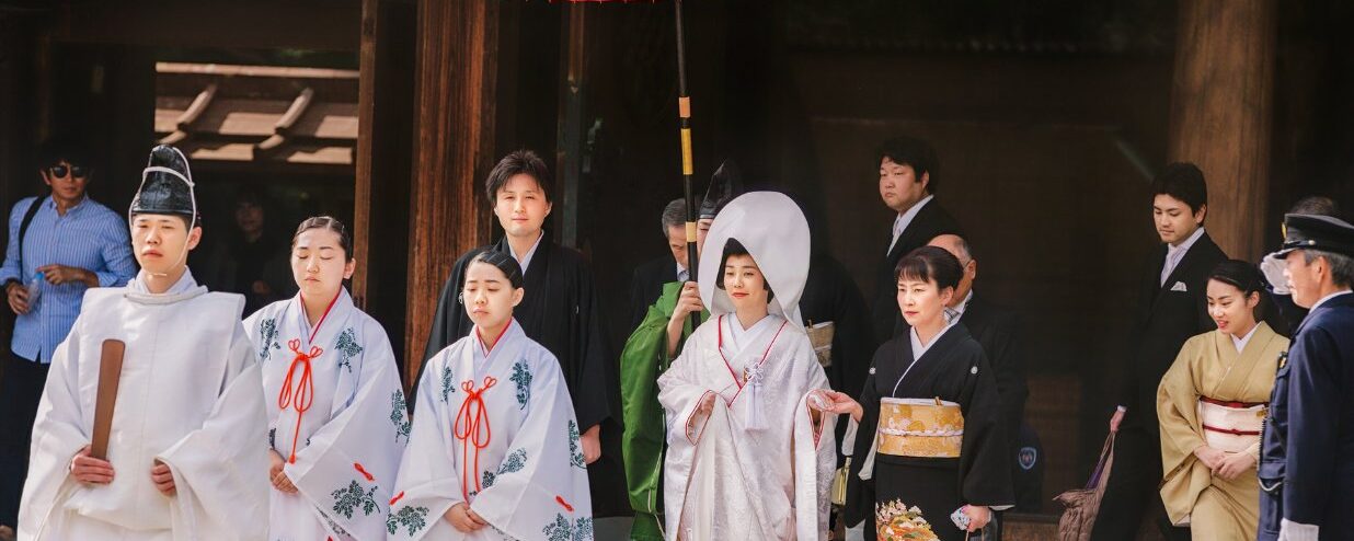 How to Attend a Japanese Wedding: Etiquette & Things to Avoid