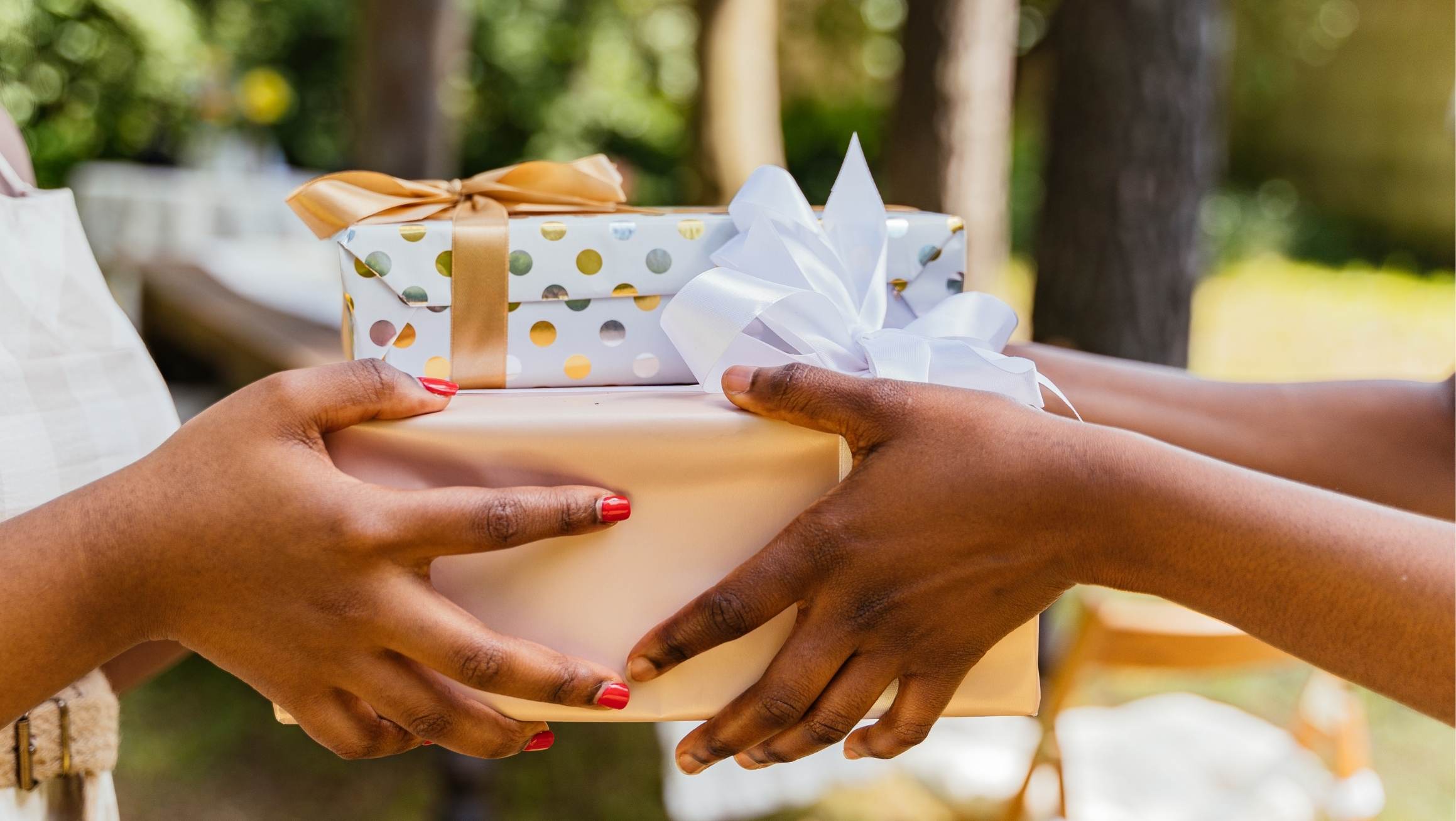 gift giving etiquette in japanese