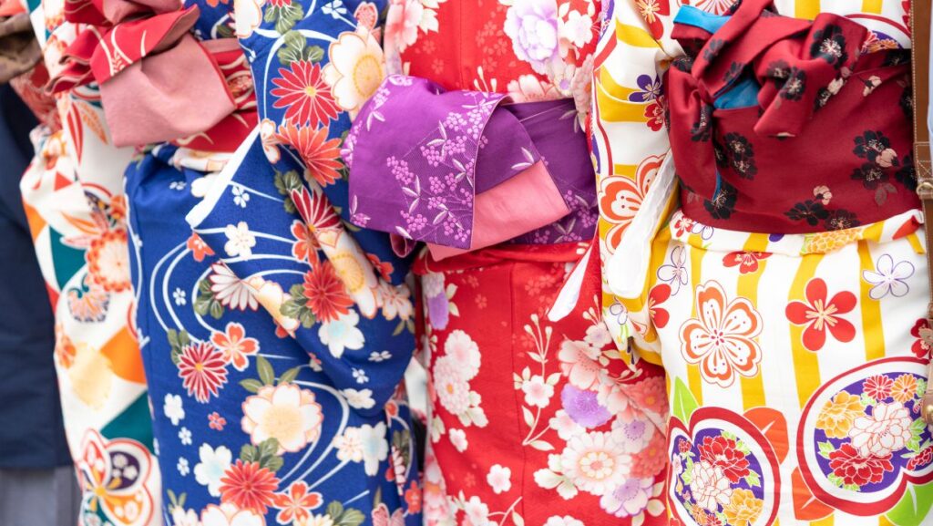 women wearing yukata