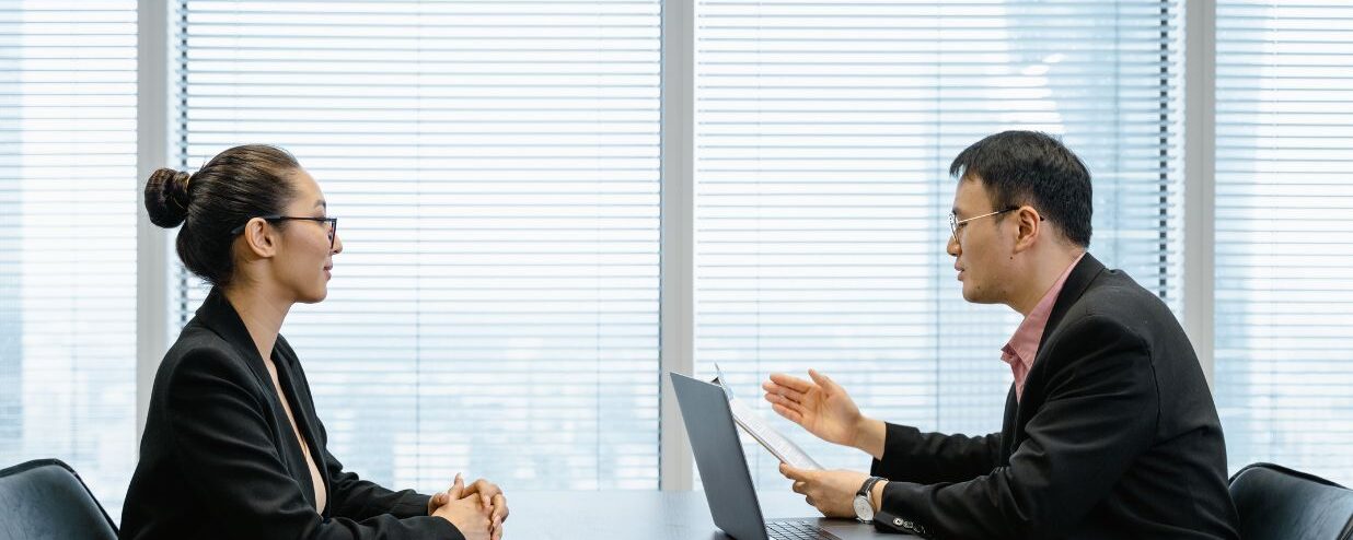 Guide to Japanese Job Interview: Etiquette, Manners & Tips