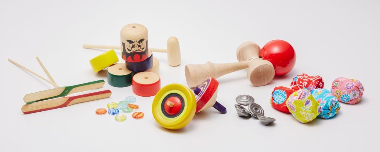 15 Traditional Japanese Games to Try and Play