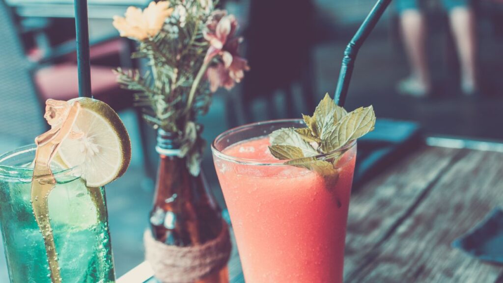 Image of two alcoholic drinks at a bar in Tokyo
