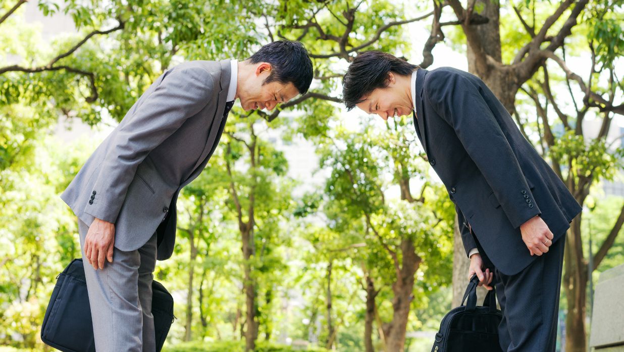 bowing in japan