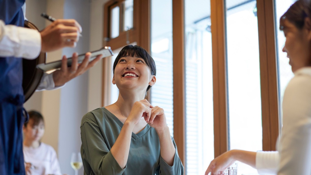 Feature image for how to order at a Japanese restaurant